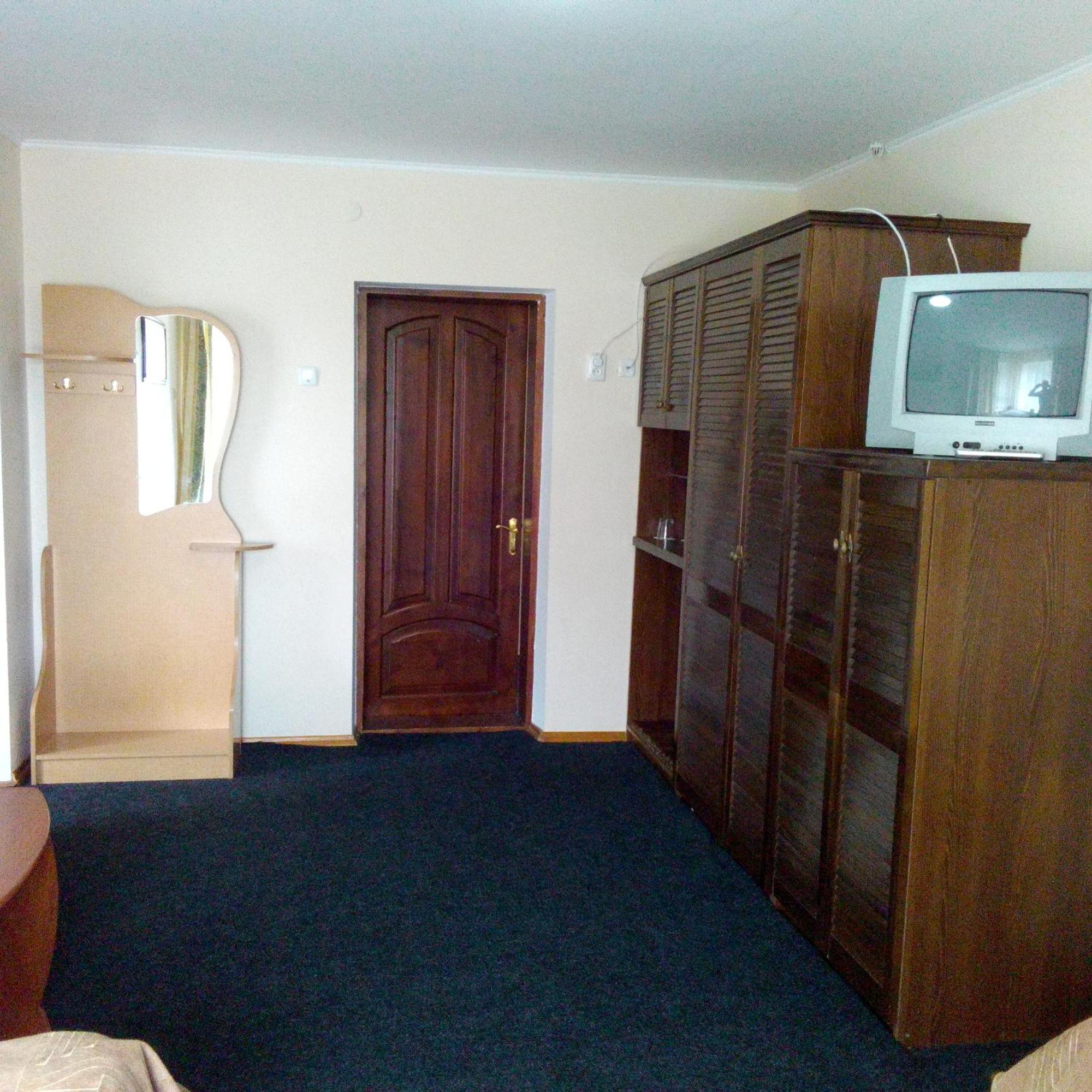 Malyvo Hotel Dilyatyn Quarto foto