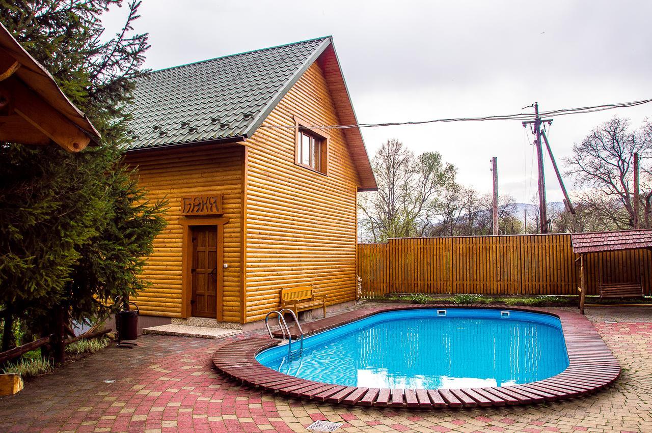 Malyvo Hotel Dilyatyn Exterior foto